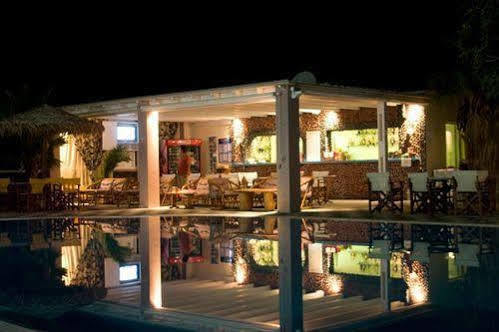 Aparthotel San Efrem à Períssa Extérieur photo